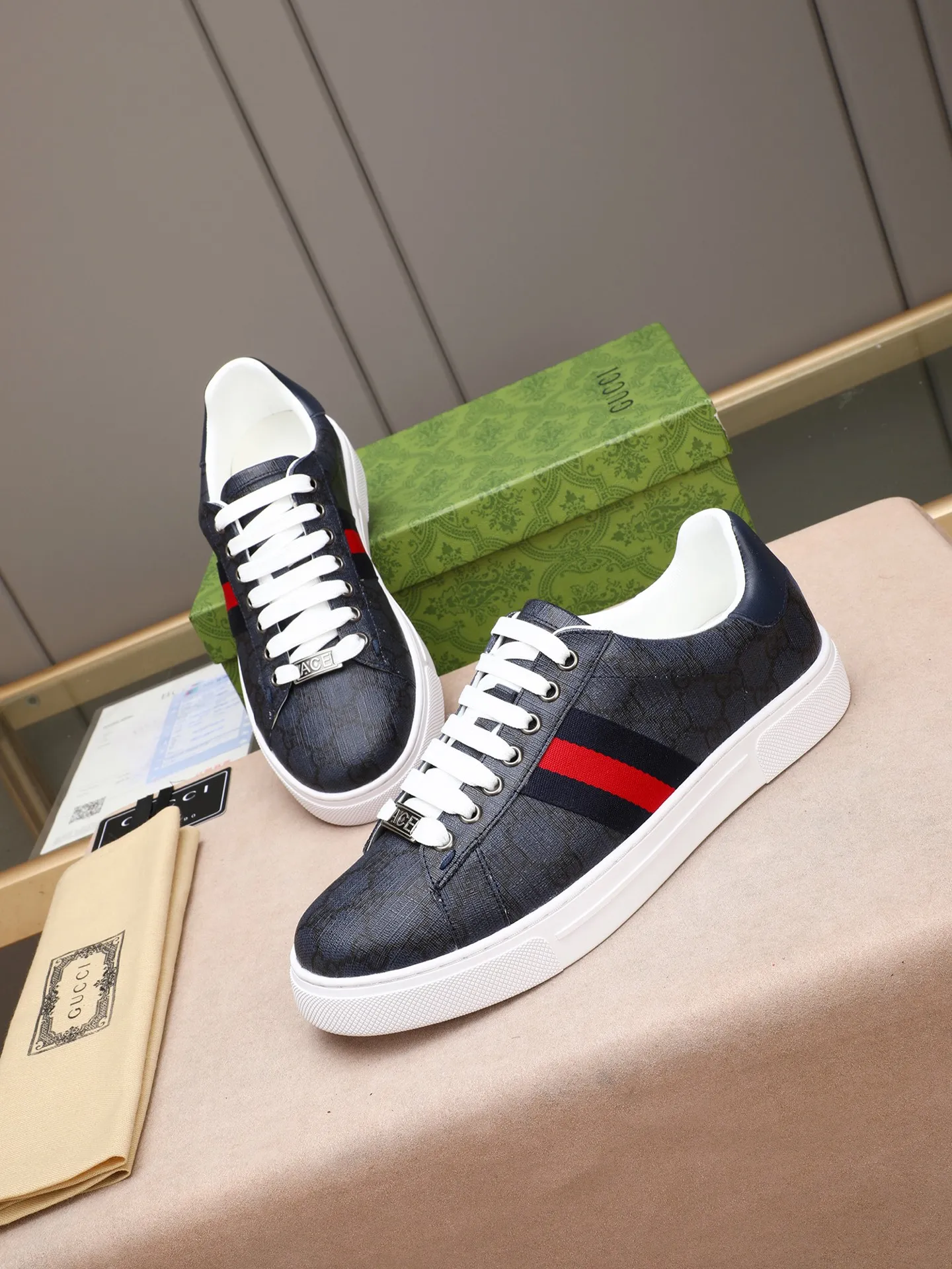 Men's shoes 💰400 [running volume version] GUGGI white shoe series! The fabric is made of imported cowhide➕Gucci special material➕sheep lining➕original rubber outsole, men's size 38-44 (45 can be customized)